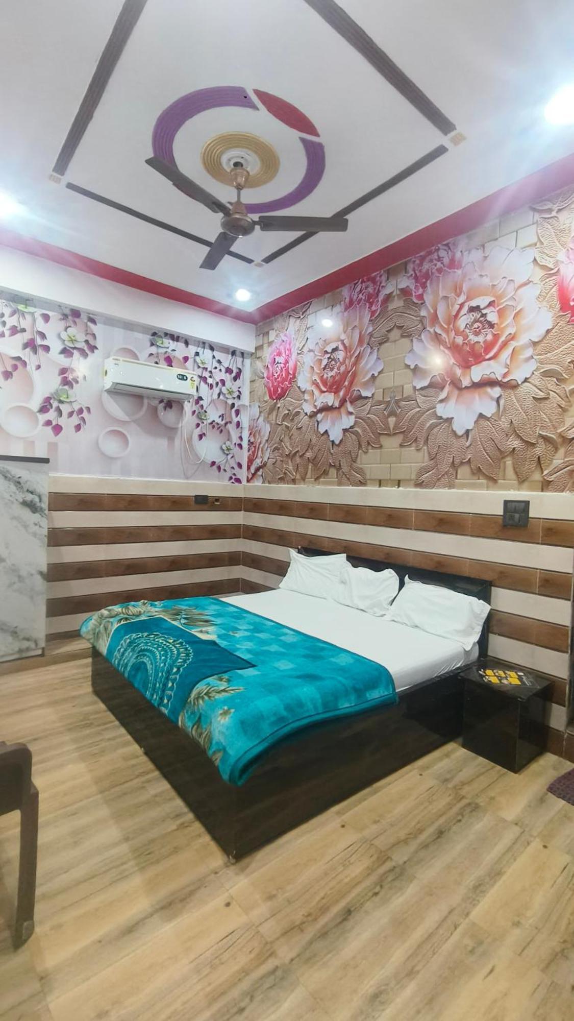 Guest house K D Dham Near Prem Mandir Iskcon Temple